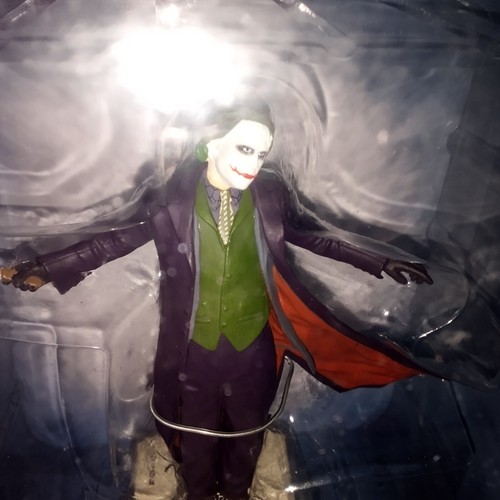 The Dark Knight: The Joker RARE Collectors Statue DC Direct BestBuy Exclusive - Bild 5 von 5