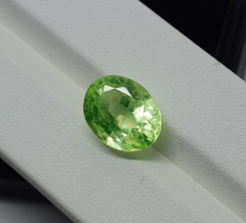 NEW OVAL CUT 11.30 Ct Flawless Natural Green Peridot Ring Size Gemstone - Picture 4 of 11