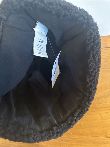 NWT UGG Black Sherpa Cuff Beanie Women OS Leather LOGO Patch 20051 - Picture 12 of 19