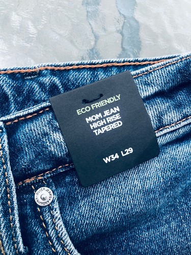 Silver HIGH RISE MOM JEANS Sz 34/29 MFSRP 84.00 Usd - Picture 2 of 7