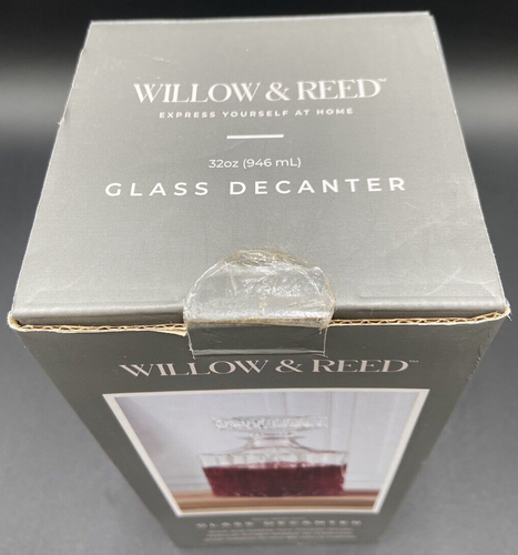 9 Inch Square Whisky/Wine Beautiful Glass Decanter/Stopper Store Display 32 Oz - Picture 3 of 9