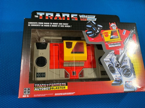 Hasbro Transformers G1 Autobot Blaster Action Figure - Picture 2 of 7