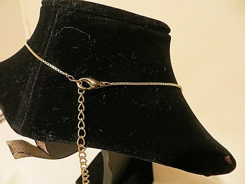 NWT Betsey Johnson Feather Necklace - Picture 3 of 3