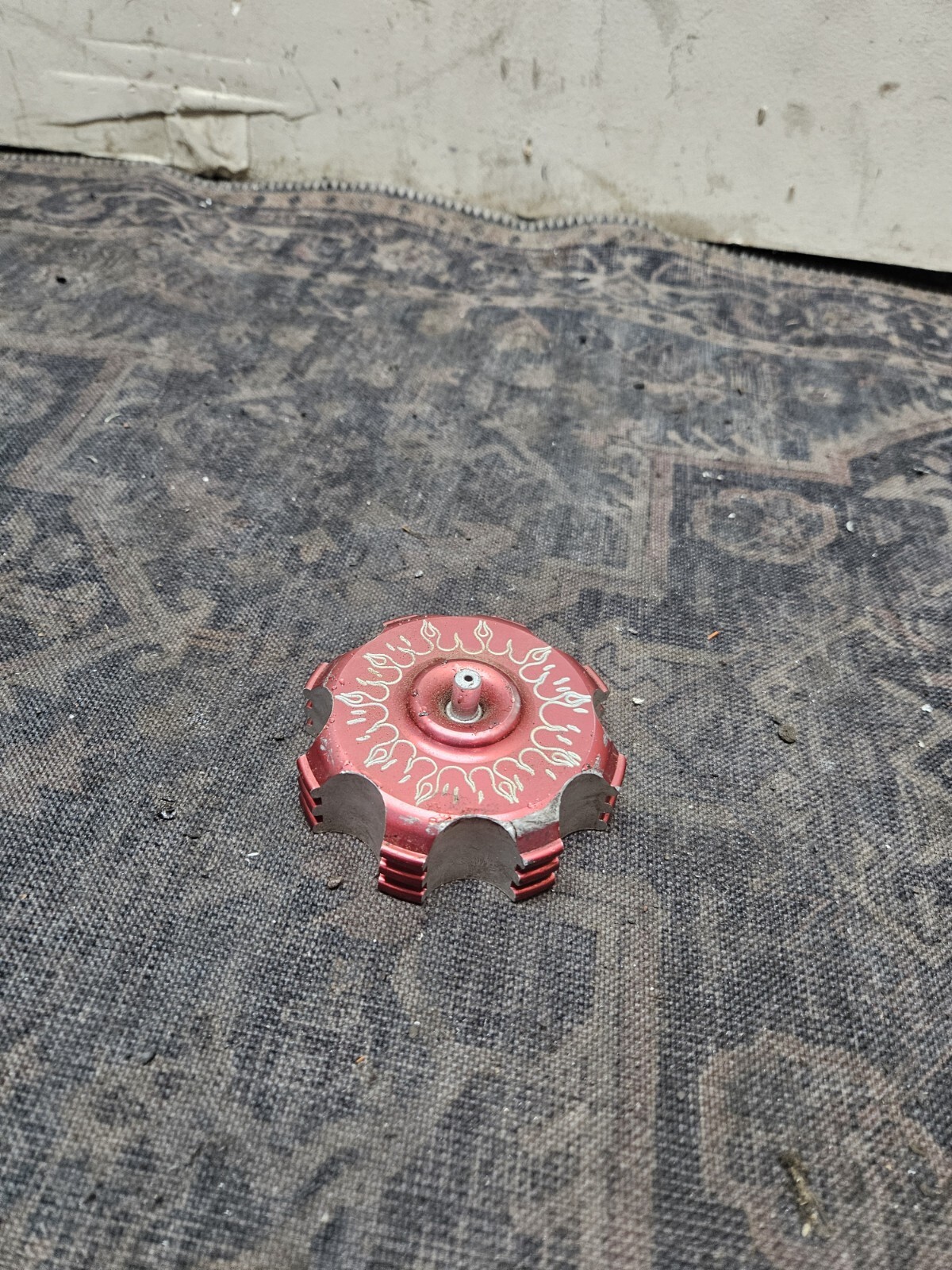 CNC Gas Fuel Tank Cap For DRZ400 LTR450 LTZ400 250 WR125 TC250 TE250 SM250R Red
