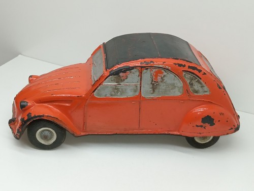 Coche de juguete vintage Duravit Citroën 2 CV N°25 hecho en Argentina - Imagen 2 de 16