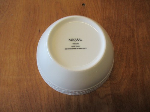 Mikasa Bone China TRELLIS WHITE Dinner Plate 11" 1 ea 7 available - Picture 6 of 12