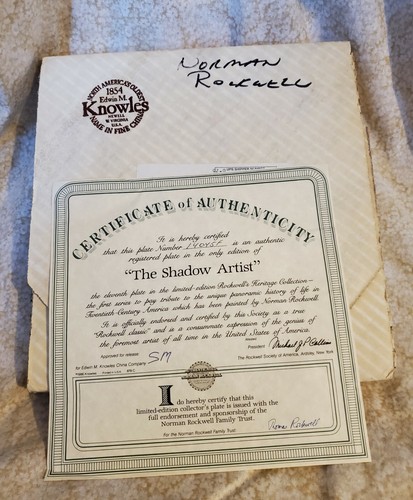 Placa coleccionable NORMAN ROCKWELL The Shadow Artist usada caja original certificado de autenticidad - Imagen 8 de 10