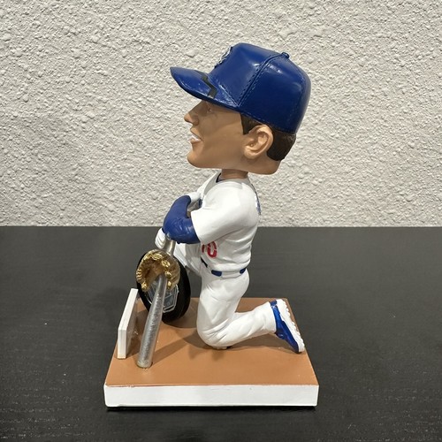 Cody Bellinger Rancho Cucamonga Quakes SGA Bobblehead Guante Dorado Slugger Plateado - Imagen 3 de 13