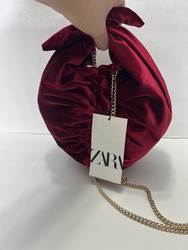 Bolso Zara Crossdody Rojo Terciopelo Tela Mango Lazo Nudo Redondo Cubo Nuevo - Imagen 7 de 20