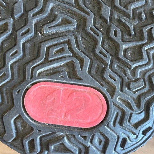 Nike Kyrie 4 Low Size 8.5 Black/Red basketball CW3985 006 - Picture 9 of 11