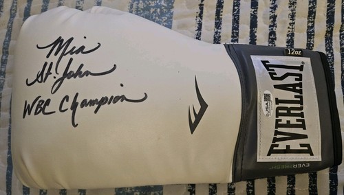 Mia St. John Signed Autograph Left Handed Boxing Glove - Picture 2 of 6