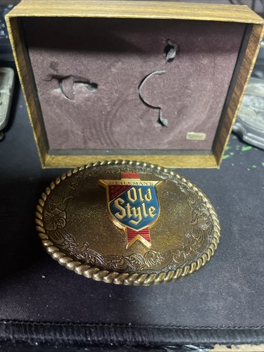 Vintage 1982 Old Style Belt Buckle From Brewery - Picture 2 of 14