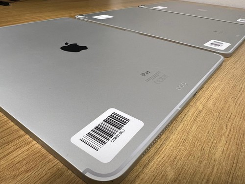 Apple iPad Pro 3rd Gen  12.9 (2018) – 256GB Wi-Fi Tablet  –Excellent Refurbished - Picture 12 of 18