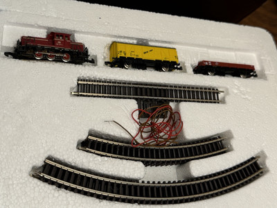 MARKLIN MIINI-CLUB #8172 VINTAGE TRAIN SET Z SCALE MADE IN