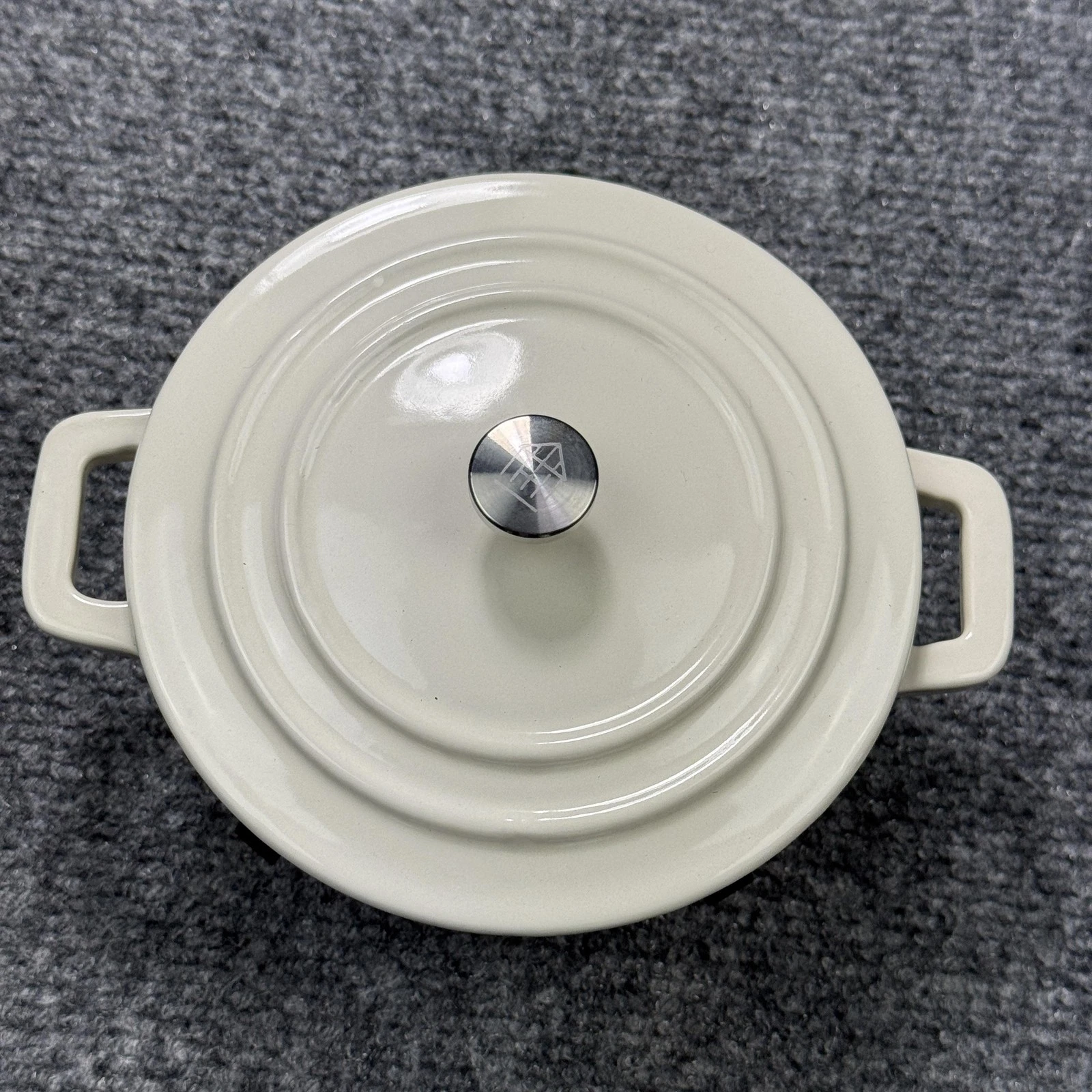 Hearth & Hand With Magnolia .5 Qt White Cast Iron Casserole Pot Mini Dutch Oven
Opens in a new windo