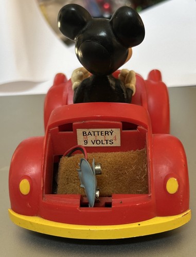 Vintage Mickey Mouse Red Volkwagen VW BUG Car AM HU Radio Model 181 Disney - Picture 7 of 11