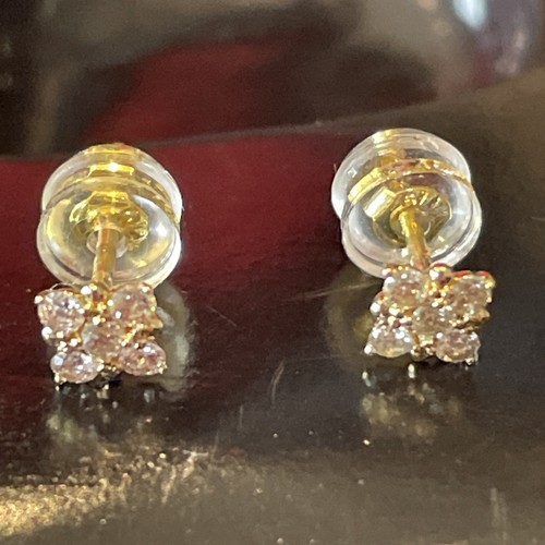 0.20 Carat Natural Diamond 18ct Gold Stud Earrings - Picture 2 of 9