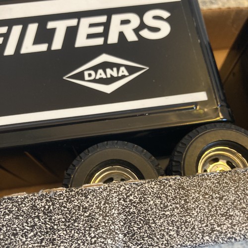 Ertl Peterbilt Tractor Trailer Truck DANA WIX FILTERS 1/25 Scale - Picture 9 of 9