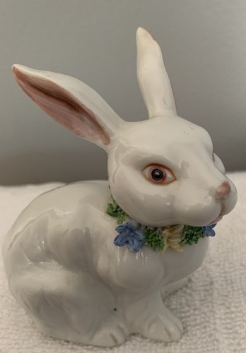 Porcelain White Easter Bunny Rabbit 1979 Enesco  Flower Neckband  3.5”  READ - Picture 2 of 6