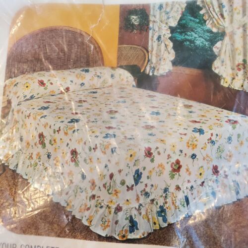 Retro 70s Queen Spring Time Priscillas Floral Ruffle Trim Comforter Curtains Set - Picture 3 of 8