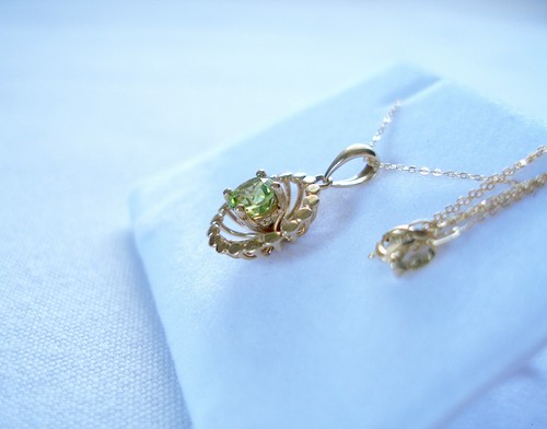 FPJ- .58 Ct. Peridot Solitaire 14k Gold 'Basket' Pendant & Necklace - Picture 6 of 11