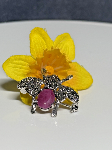 Silver 925 Brooch Red Ruby Marcasite Bee White Gold Plated Pin Lapel - Picture 5 of 19