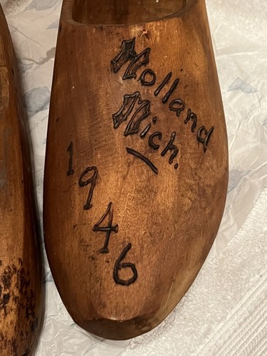 Wooden Shoes Holland, MI 1946 - Picture 3 of 10