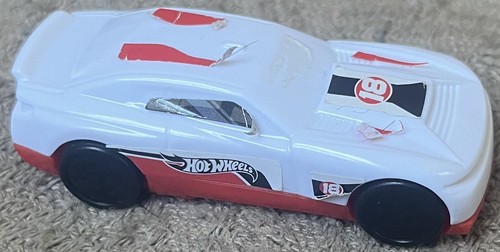 2018 Mattel Hot Wheels rot weiß Kunststoff Auto B. Little & Co. - Bild 1 von 6