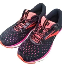 SZ 9.5 M BROOKS TRANSEND 6 RUNNING  SHOES BLK/CORAL WOMENS VERY NICE. $160 MSRP