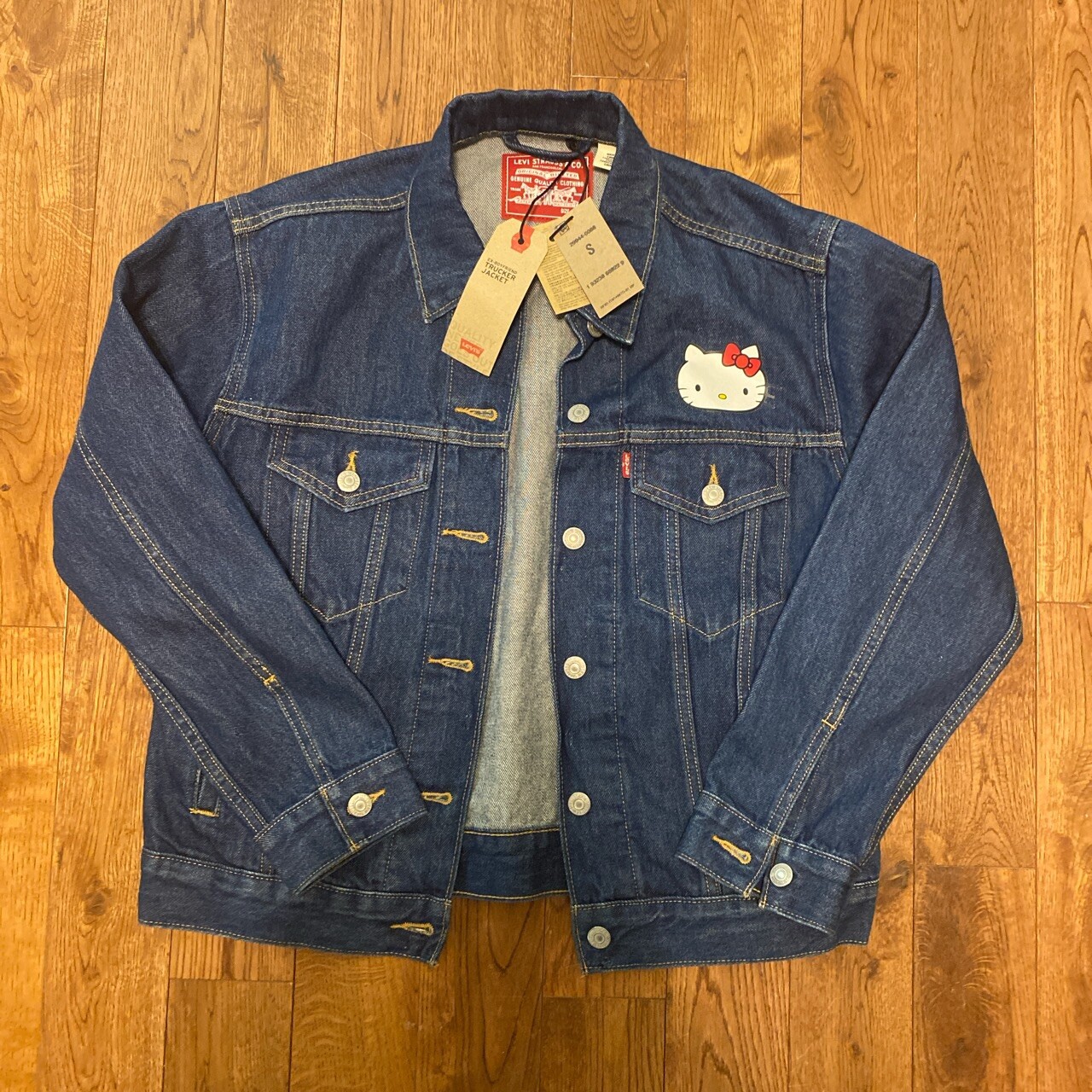 NWT! Levi's X Hello Kitty Ex-Boyfriend Trucker Jacket Jean Jacket Sz Small  Denim | eBay