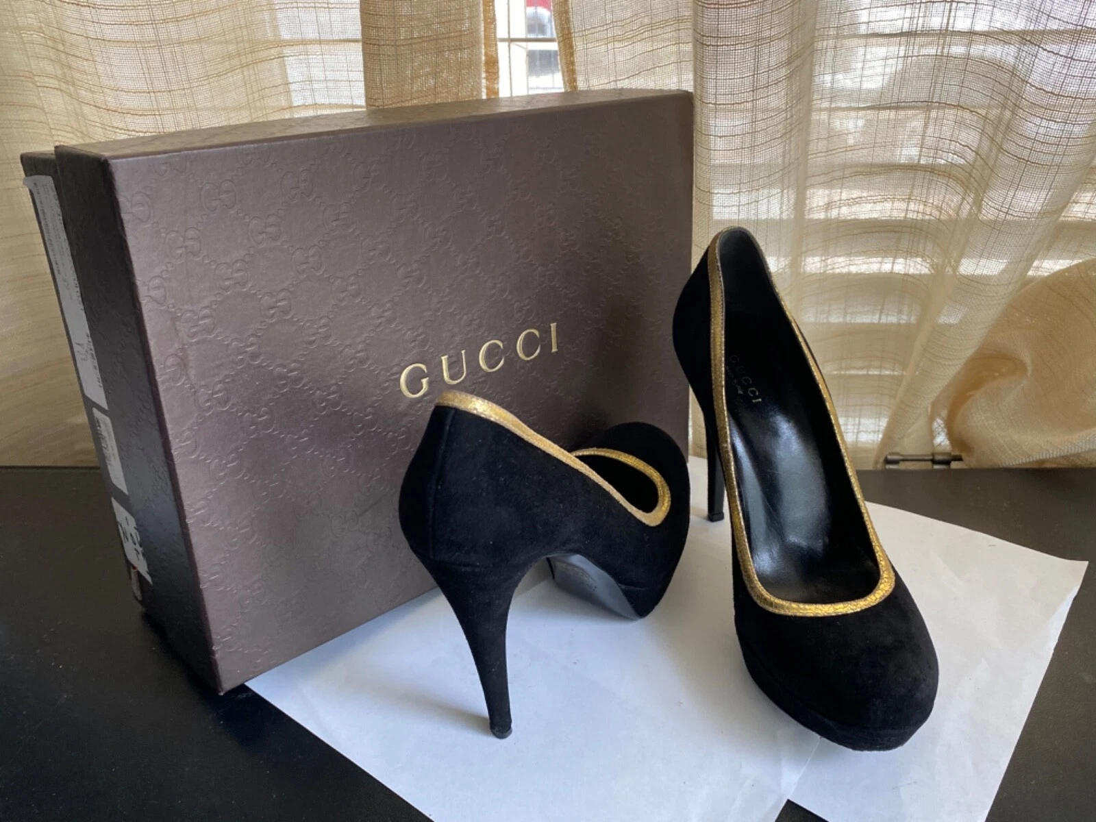 Escarpins GUCCI EN DAIM NOIR BORDURE DORÉE TALONS 37 sandales chaussures à enfiler plateforme coulissante