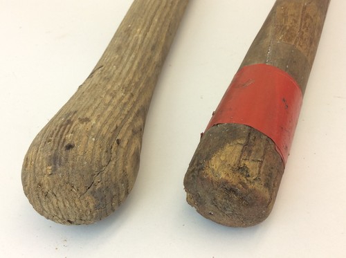 Two Vintage Used Wood Handle Iron Metal Gardening Tools Hoes Claws Hooks - Picture 10 of 12