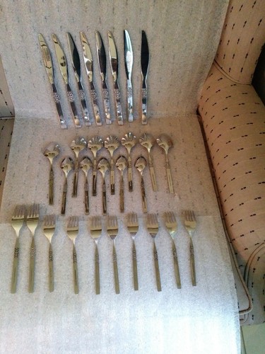 WM A Rogers Oneida LTD Deluxe Stainless Flatware 30 Piece Set - Picture 5 of 10