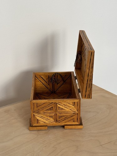 Beautiful Vtg Prison Art Tramp Art Folk Art Match Stick Mirrored Box Unique 60s - Afbeelding 6 van 15