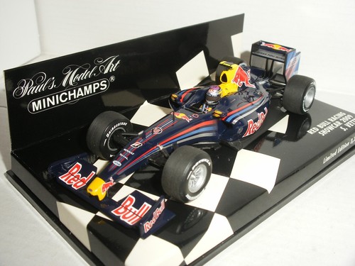 1/43 Minichamps 400 090085 - 2009 Red Bull Racing RB5 Vettel Showcar - Nr. Mint - Picture 1 of 4
