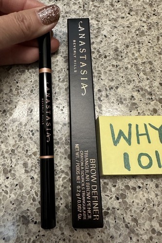 ANASTASIA BROW Definer Triangular Brow Pencil MED BROWN .007oz/.2g FULL SZ $26 - Picture 2 of 20