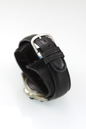 Timex Uomo Orologio Plastica Nero Pelle Wr 24hr Luce Batt 24hr Data Beige Quarzo - Foto 2 di 6