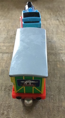 Thomas The Train Museum Express Car Diecast Metal 2003 Tank Engine Take And Play - Bild 4 von 4