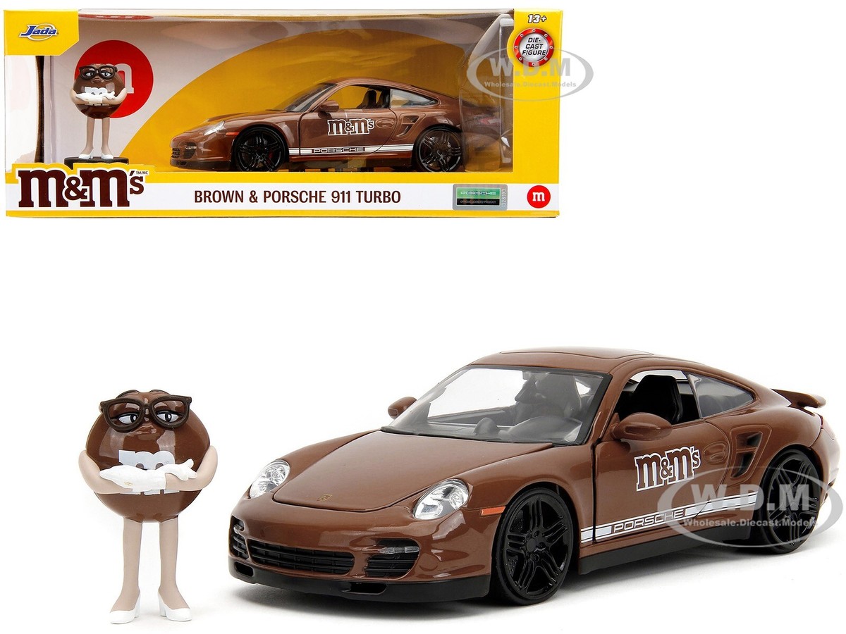 PORSCHE 911 TURBO & BROWN M&M FIGURE 1/24 DIECAST MODEL CAR