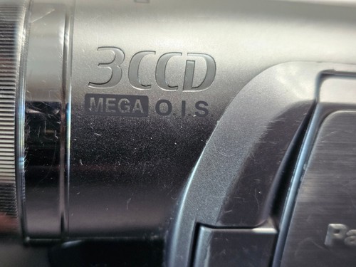 Panasonic 3CCD PV-GS300 Mini DV Camcorder - No Lens Cap, No Battery, Untested - Picture 5 of 9