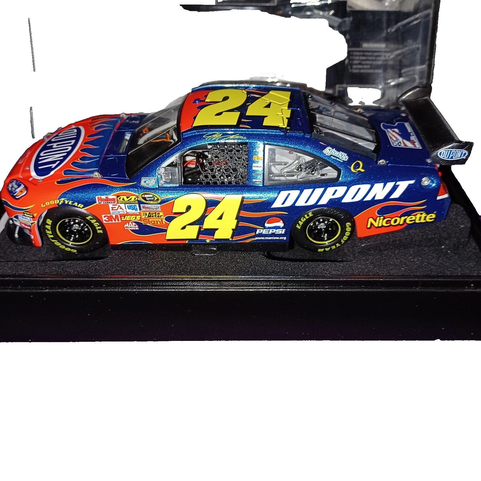 1:24 Scale Diecast Sport & Touring Cars 2008 Vehicle Year