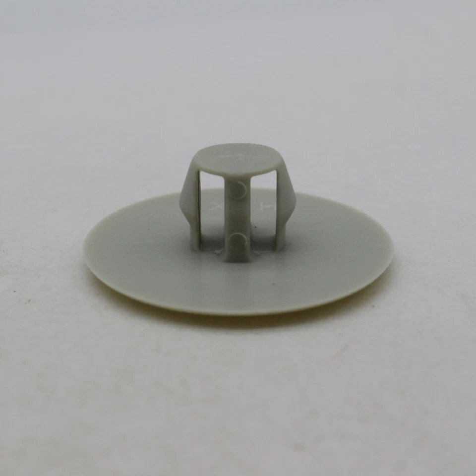 Pin de retención de clips de bahía de motor de nailon negro de 20 piezas para Mitsubishi 3000 GT M020923 Foto 2 de 4