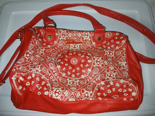 Betsey Johnson Handtasche rot Bandana Print