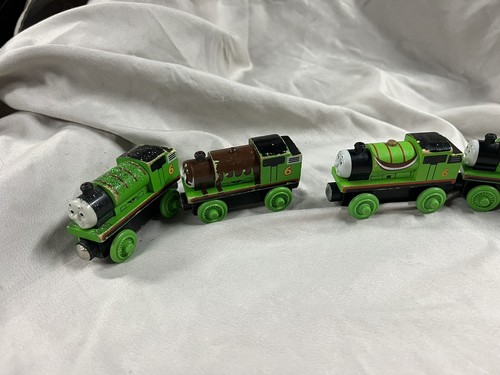 Thomas Tank Engine Tren Ferroviario Madera Lote de 5 tipos diferentes de Percy - Imagen 3 de 10