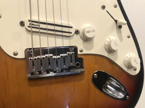 2001 Fender American Standard Stratocaster Maple Neck 3 Tone Sunburst Hard Case - Picture 4 of 14