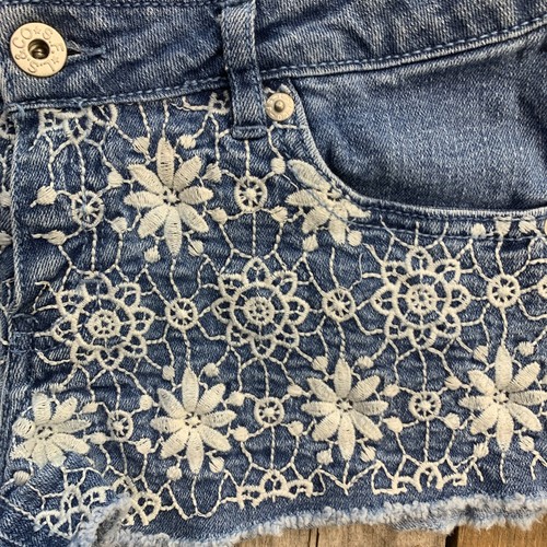 Levis Denim Blue Jean Shorty Shorts Girls Size 16 Reg Floral - Picture 2 of 7