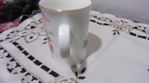 Regency Fine Bone China The Butchart Gardens Victoria, Canada - Coffee Mug - - Picture 5 of 6