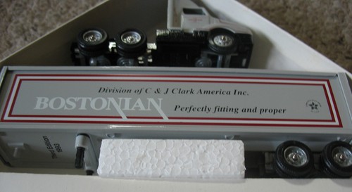 Winross Tractor Trailer,Bostonian, NIB, square box Gray and Red. - Picture 2 of 4