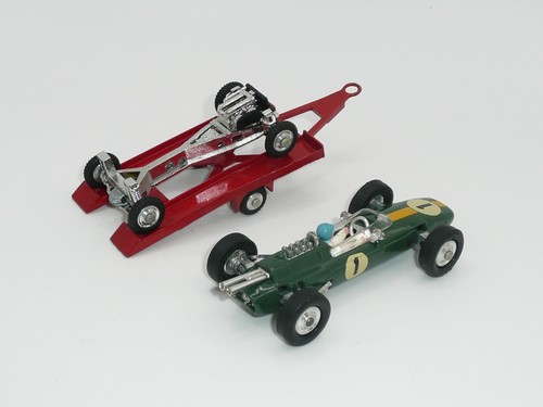 Corgi Gift Set 37 Lotus Racing Set Volkswagen Truck NrMint W/Extras Boxed - Picture 16 of 23