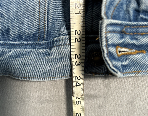 Wrangler Denim Jacket Medium Oversized Blue Jean Jacket Classic Vintage Style - Picture 6 of 6
